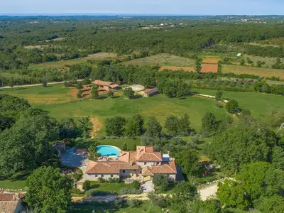 Villa für 16 Personen (500 m²) in Barat 5/10
