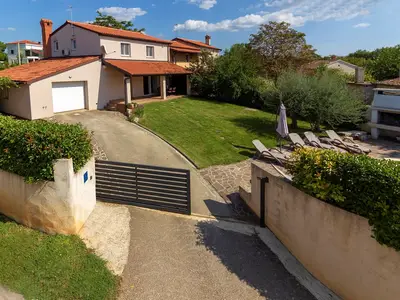 Villa für 6 Personen (120 m²) in Košinožići 4/10