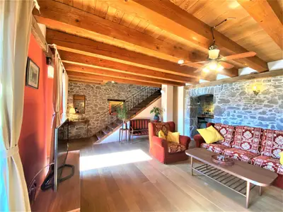 Villa für 6 Personen (184 m²) in Ružići 9/10