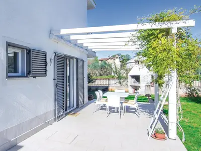 Villa für 8 Personen (210 m²) in Fiorini 4/10