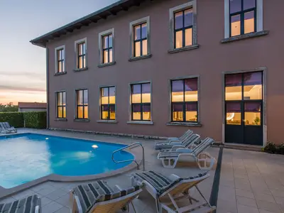 Villa für 20 Personen (300 m²) in Bašići 3/10