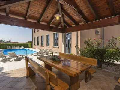Villa für 20 Personen (300 m²) in Bašići 4/10