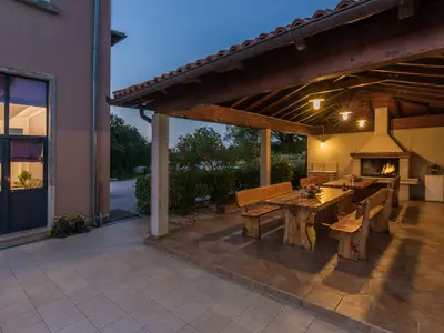 Villa für 20 Personen (300 m²) in Bašići 5/10