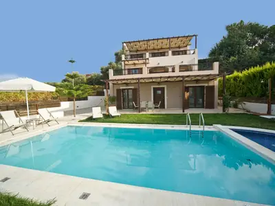 PoolOfHouse