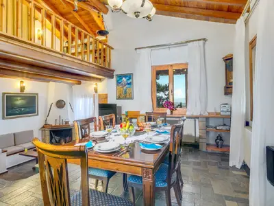 DiningRoom