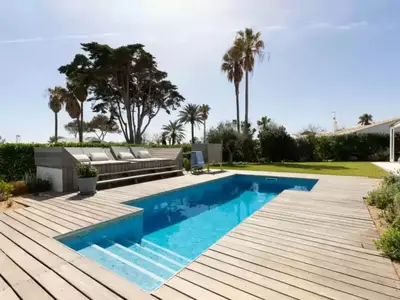 PoolOfHouse
