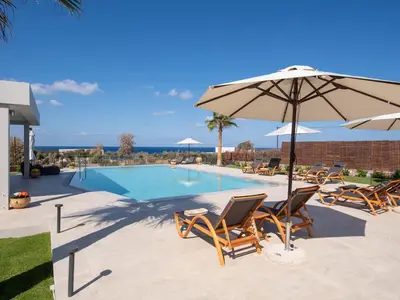 PoolOfHouse