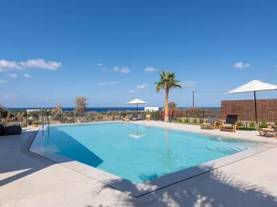 PoolOfHouse