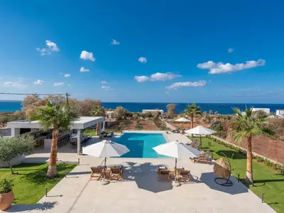 PoolOfHouse