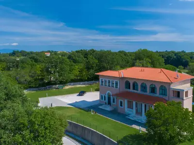 Villa für 20 Personen (300 m²) in Bašići 3/10