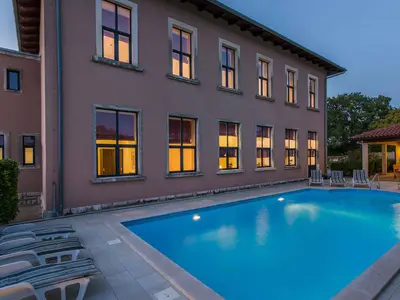 Villa für 20 Personen (300 m²) in Bašići 6/10