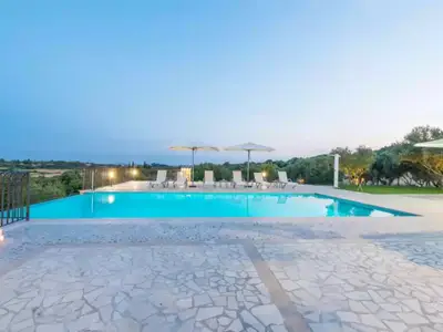 PoolOfHouse
