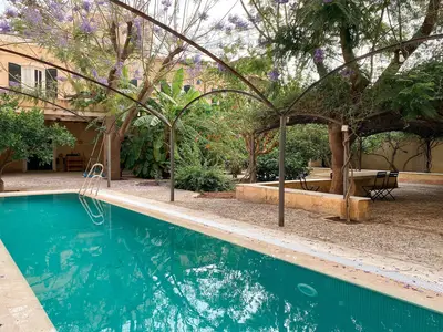 PoolOfHouse