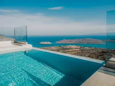 PoolOfHouse