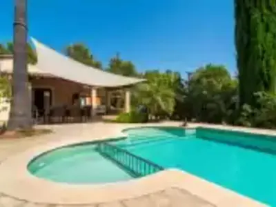 PoolOfHouse