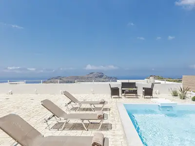 PoolOfHouse