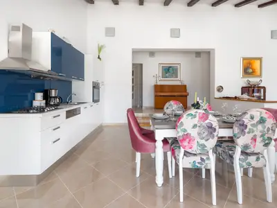 DiningRoom