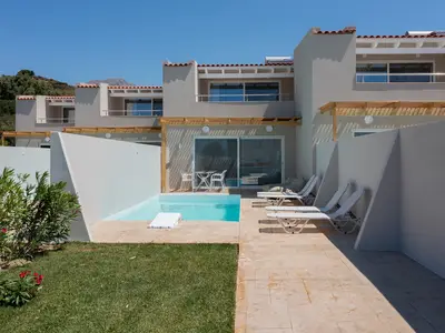 PoolOfHouse