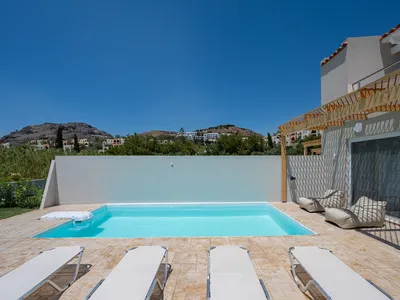 PoolOfHouse
