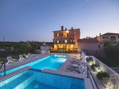 Villa für 8 Personen (190 m²) in Sveti Vid 1/10