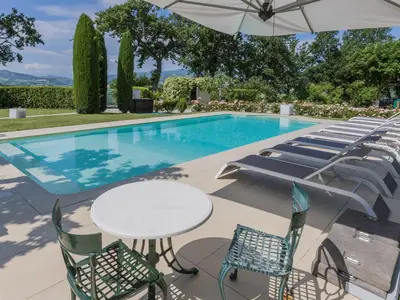 PoolOfHouse