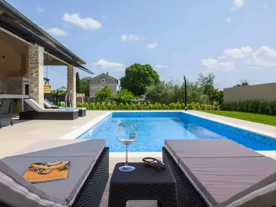 Villa für 6 Personen (235 m²) in Maružini 2/10