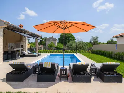 Villa für 6 Personen (235 m²) in Maružini 7/10