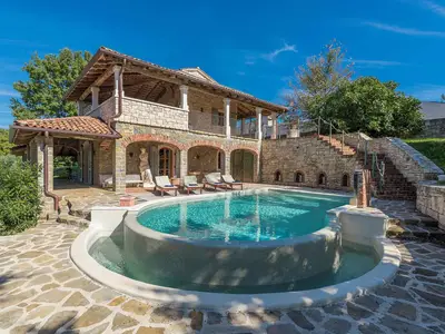 Villa für 4 Personen (240 m²) in Barat 2/10