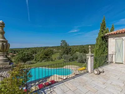 Villa für 16 Personen (500 m²) in Barat 9/10