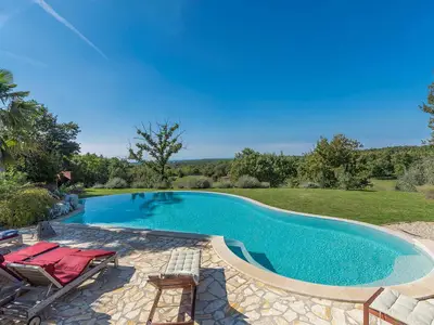Villa für 16 Personen (500 m²) in Barat 10/10