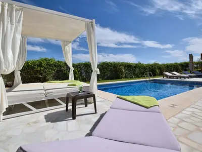 PoolOfHouse