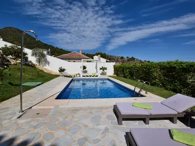 PoolOfHouse