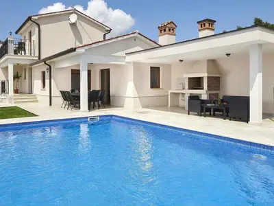 Villa für 8 Personen (170 m²) in Diminići 1/10