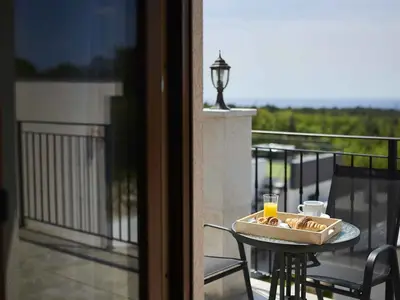Villa für 8 Personen (170 m²) in Diminići 2/10