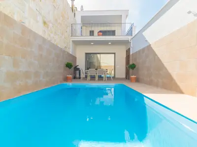 PoolOfHouse
