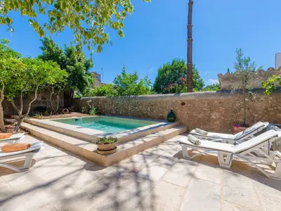 PoolOfHouse