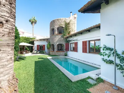 PoolOfHouse