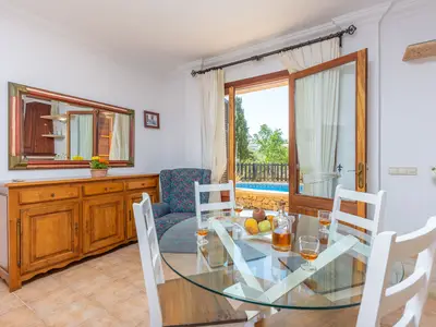 DiningRoom