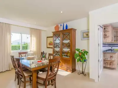DiningRoom