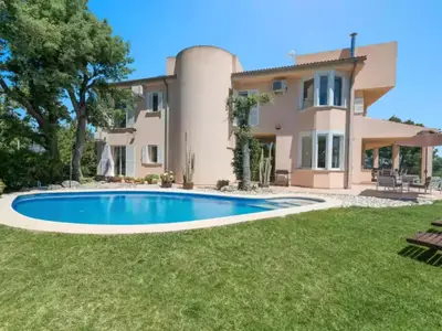PoolOfHouse