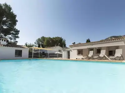 PoolOfHouse