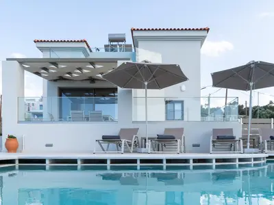 PoolOfHouse