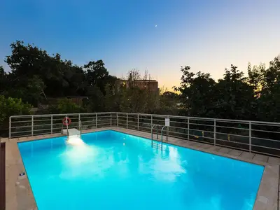 PoolOfHouse