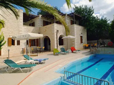 PoolOfHouse