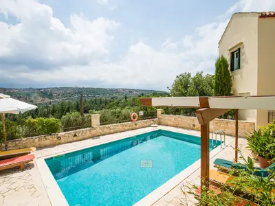 PoolOfHouse