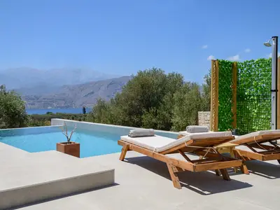 PoolOfHouse