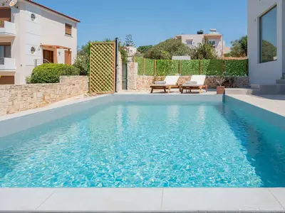 PoolOfHouse