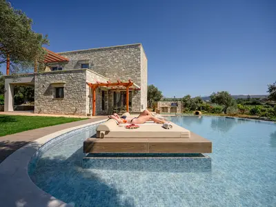 PoolOfHouse