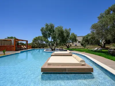 PoolOfHouse