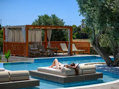 PoolOfHouse